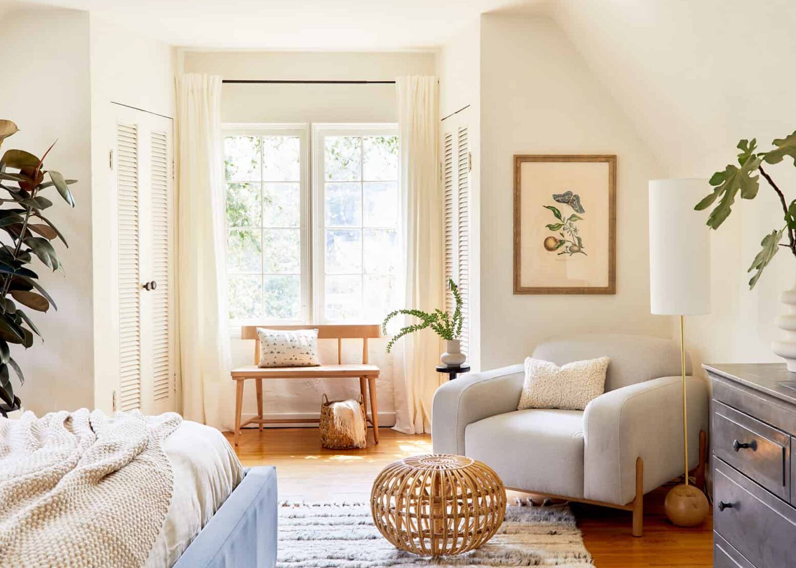 Decoration ideas for a comfortable friend's room
