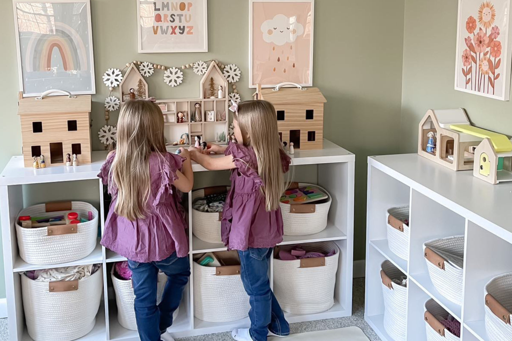 Best storage solutions for toys in the child's room
